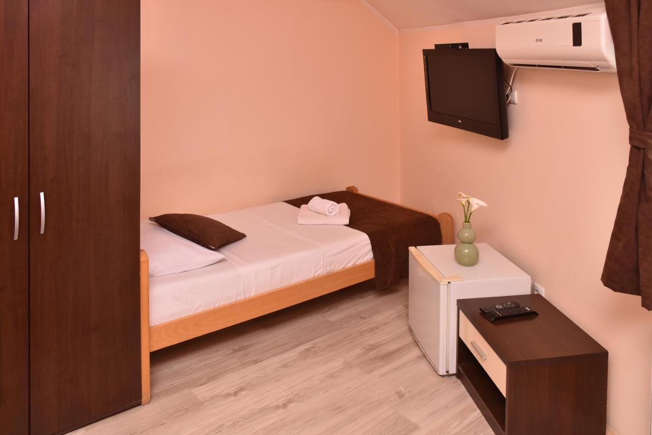 Guest House Villa Mir Kragujevac Exteriér fotografie