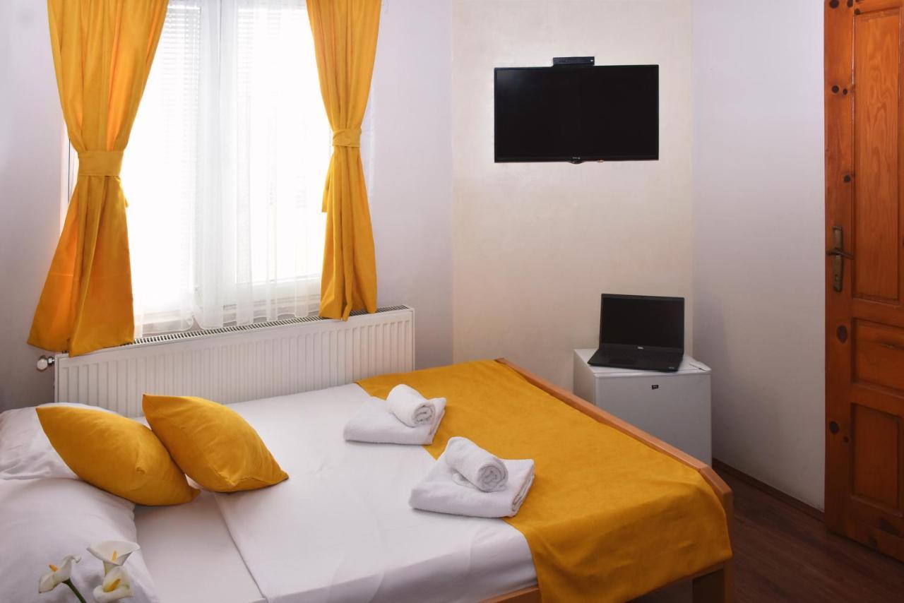 Guest House Villa Mir Kragujevac Exteriér fotografie