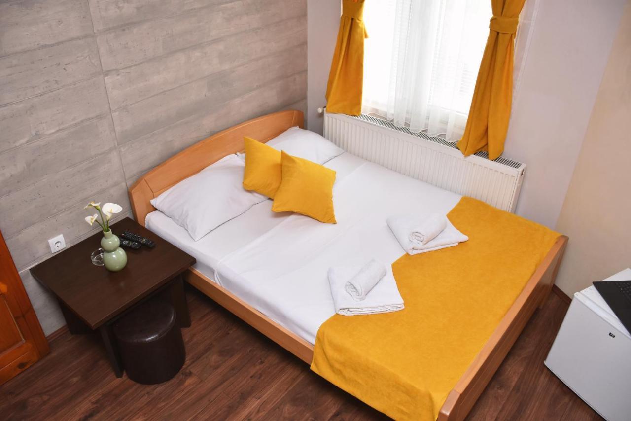 Guest House Villa Mir Kragujevac Exteriér fotografie